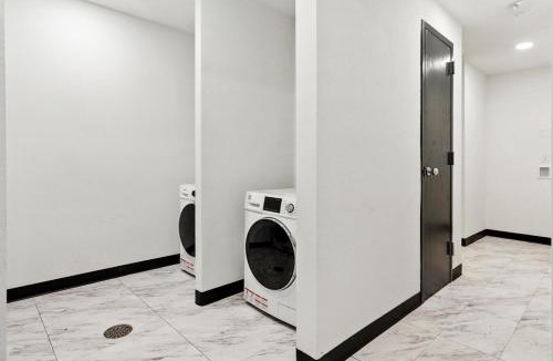 Tulsa Apartment | Luxury Penthouse with Panoramic Skyline Views