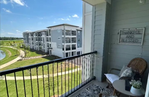 Madison Condo | Luxury Prime location, Airport, Toyota, Arsenal