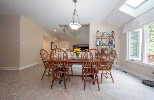 Gradyville House | Luxury Retreat Near Philly – Near Merion Golf Course with easy access to airport