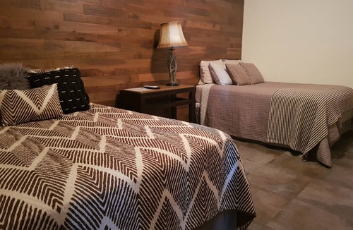 Carpenter Cabin | Luxury South Dakota Upland Lodge: El Jefe by Double P Ranch: