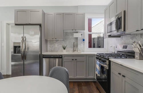 Jersey City Apartment | Luxury Stay for NYC visit - Jersey City - 10 Min to NYC Train station