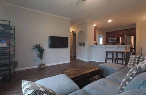 Belton House | Luxury stay near lake Belton - Wi-Fi A/C