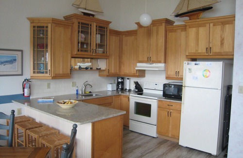 Diamond Beach House | Luxury Townhouse - Next to Private Beach & Pool-Sunday to Sunday