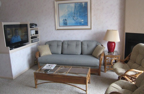 Diamond Beach House | Luxury Townhouse - Next to Private Beach & Pool-Sunday to Sunday