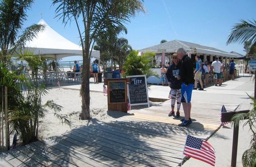 Diamond Beach House | Luxury Townhouse - Next to Private Beach & Pool-Sunday to Sunday