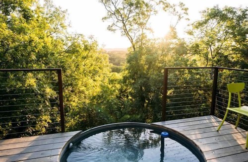 Oatmeal Villa | Luxury Villa near Marble Falls for Weekend Getaways in Texas for Couples