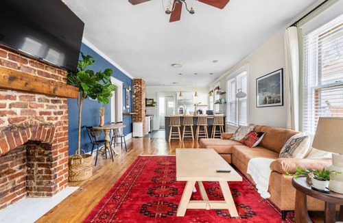 Crosstown House | Lyndale Ave Draft Listing
