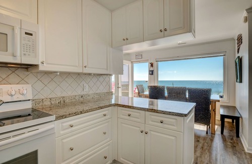 Surf City House | M&M Beach Oasis - Oceanfront! High-end Ranch -2nd home #4993888