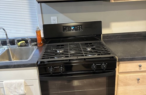 Peoria House | Madisons place, a newly remodeled duplex is 5 mins away from OSF and Carle hosp