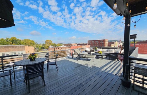 Rome House | Magical Luxury Loft - 6 Bedroom 10 King/Queen Beds - ON BROAD STREET!