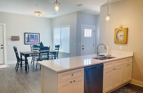 Bettendorf Condo | Main Floor 2 Bedroom Condo in Bettendorf featuring king bed in master