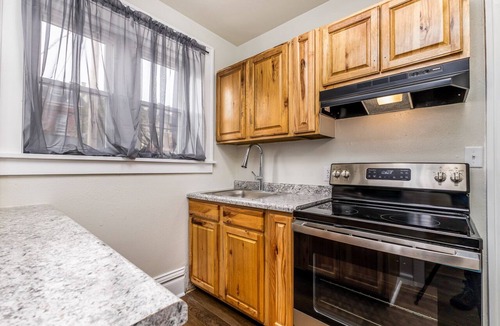 Dubuque Apartment | Main St. Apt- 1BR/1BA
