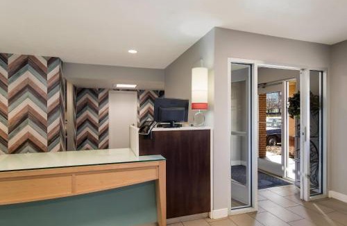West Omaha Hotel | MainStay Suites Omaha Old Mill