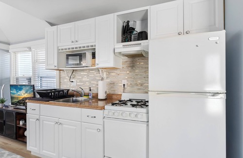 North Wildwood Cottage | Mamma Mary's Beach Retreat!