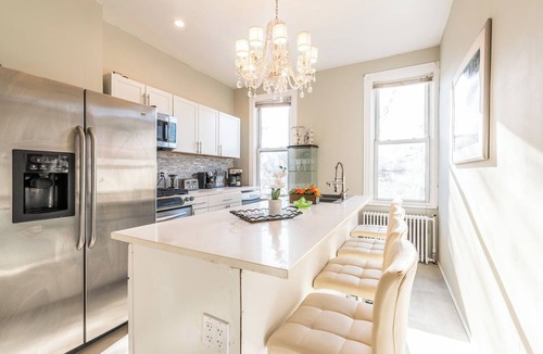 Union City House | Manhattan getaway villa min to Time Square.