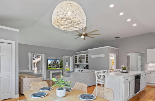 Walworth House | Maplewood Manor 6BR Lake Geneva Golf & Weddings