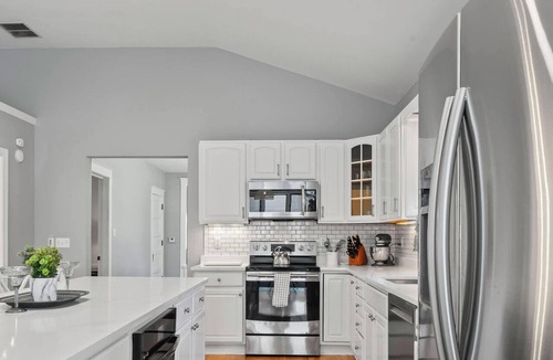 Walworth House | Maplewood Manor 6BR Lake Geneva Golf & Weddings