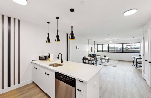 Downtown Wilmington Apartment | Market View Residence stunning 1bd Apt