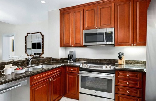 Berkeley Condo | Marriott Manor Club Luxury 1BD villa sleeps 4