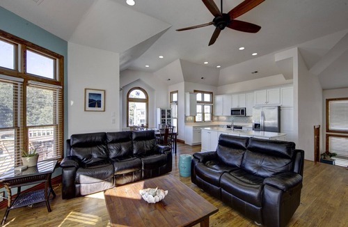 Monteray Shores House | MarshMellow: Corolla Soundside Oasis, Premium Amenities, Minutes to Wild Horses!
