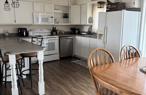 Sundance House | Marvelous 4-bedroom house on acreage with beautiful views and great location