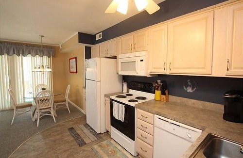 Rehoboth Beach Apartment | Maryland Gardens Unit 17B- Ocean Block Condo in North Rehoboth
