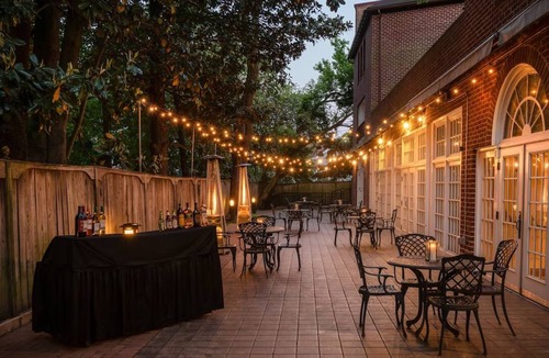 Historic District Hotel | Maryland Inn Queen at Historic Inns of Annapolis | Pets are Allowed