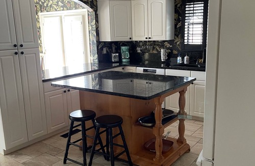 Bluffton House | Master suite with private deck in a beautiful house between Savannah & HHI