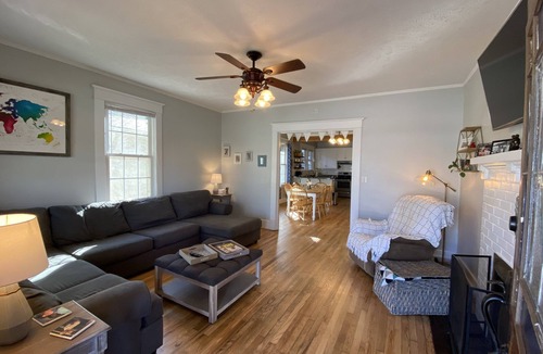 Midtown House | Master’s Getaway: 10 mins from National; 30 s walk from AMAZING coffee & drinks!
