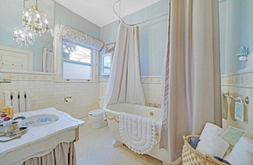 Toms River Bed & Breakfast | Mathis House, A Victorian Bed & Breakfast and Tea Room at 600 Main