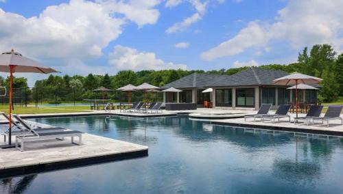Wall House | Mattaccino by Rove Travel - Estate with Pool & Spa