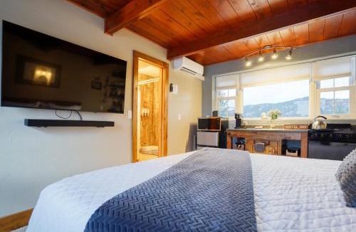 Hot Springs House | Meadow Cabin at Highland Meadows - Secluded Getaway