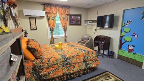 Groveland House | Medley Manor