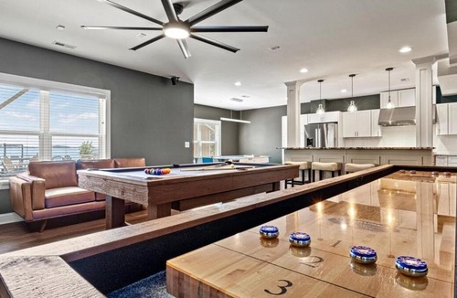 Denver Villa | Mega Dock Sleeps 22 Movie Theater 2 Kitchen