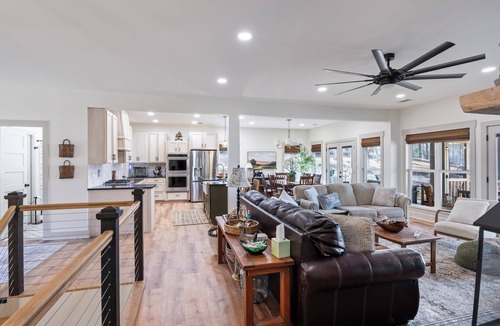 Alexander City House | MemoRays Made on Martin, MemoRays Made on Martin- 5BR Lake Front Home- Sleeps 12