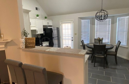 Ellendale House | Memphis Retreat - Near Shelby Farms