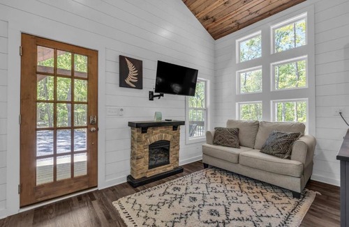 Menlo House | Menlo GA Tiny Home Experience