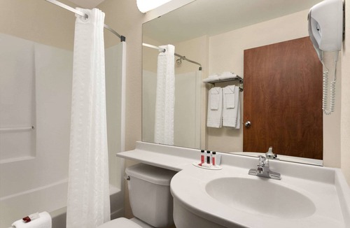 Inver Grove Heights Hotel | Microtel Inn & Suites by Wyndham Inver Grove Heights/Minneap