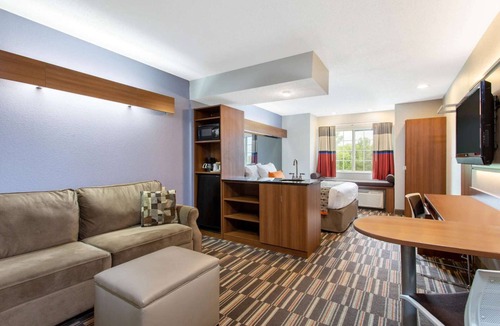 Eastwick Hotel | Microtel Inn & Suites by Wyndham Philadelphia Airport