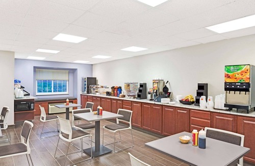 Urbandale Hotel | Microtel Inn & Suites by Wyndham Urbandale/Des Moines