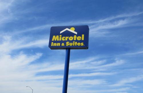 Colfax Hotel | Microtel Inn & Suites by Wyndham Colfax