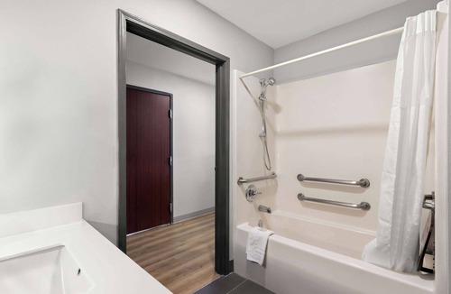 Tulsa Hotel | Microtel Inn & Suites by Wyndham Tulsa/Catoosa Route 66