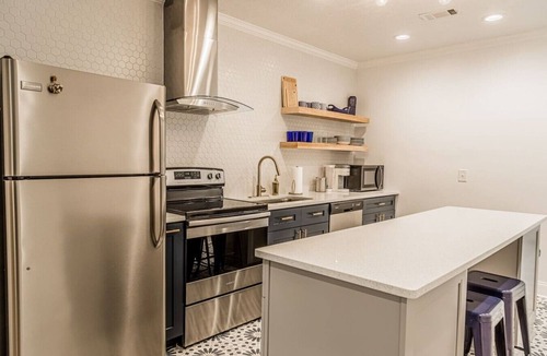 Woodstock House | Mid-Century Modern 2 bedroom home in Downtown Woodstock