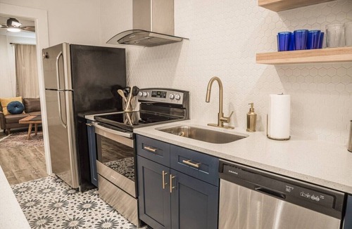 Woodstock House | Mid-Century Modern 2 bedroom home in Downtown Woodstock