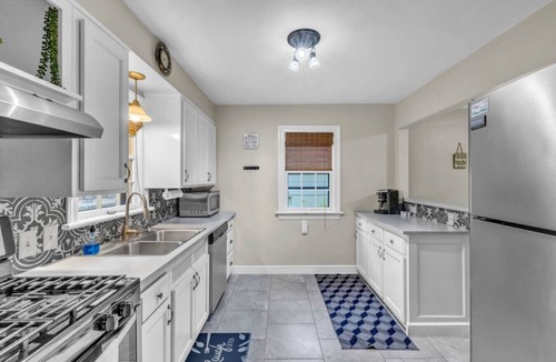 Rockford House | Mid-Term Ready | 4BR Home, Fast WiFi, Pet-Friendly