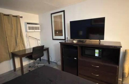Burlington Hotel | Midtown Motel Burlington Near Hwy 34