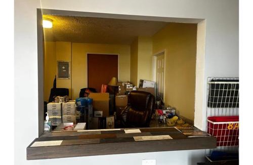 Burlington Hotel | Midtown Motel Burlington Near Hwy 34