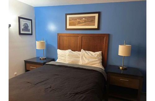 Burlington Hotel | Midtown Motel Burlington Near Hwy 34
