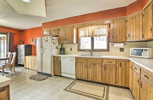 Milford House | Milford Lake Vacation Rental: Walk to Beach!