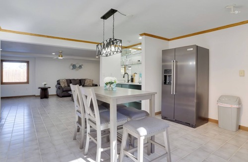 Brighton Cottage | Mini Golf & Hot Tub! Group Retreat in Brighton